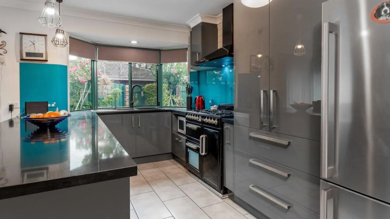 Delightful Duplex On Rose Ct, Bongaree Villa 0*,